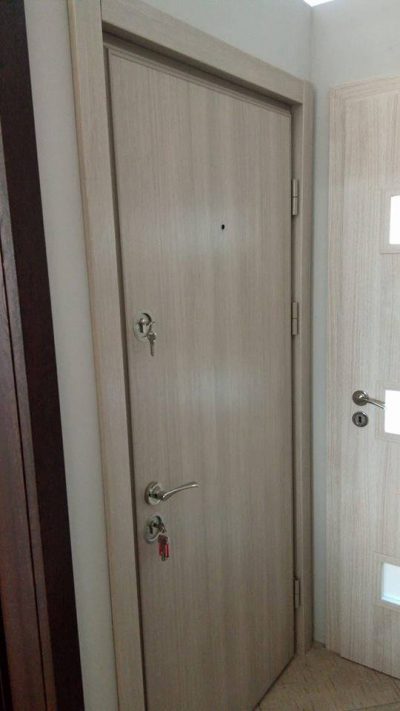 Българска блиндирана врата за апартамент 3