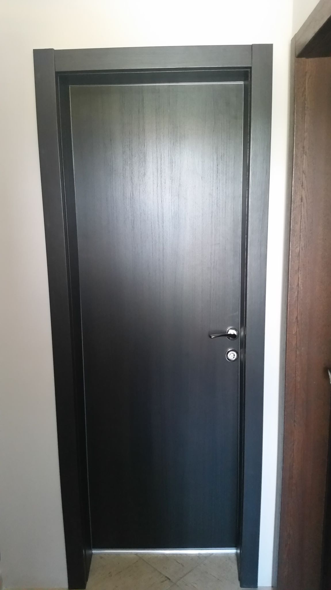 Врата по дизайн на интериорна врата подходяща за стаи и баня Врата по дизайн на интериорна врата подходяща за стаи и баня