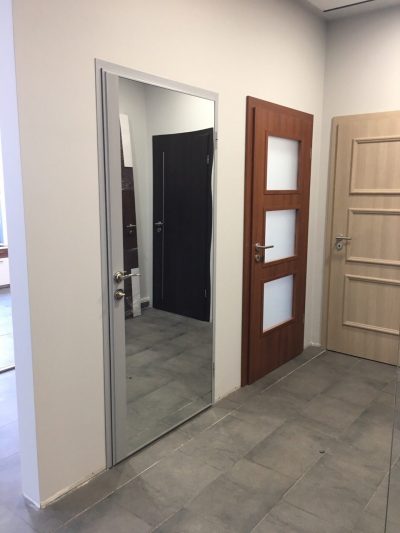 Врати за баня с огледало DOORMEX