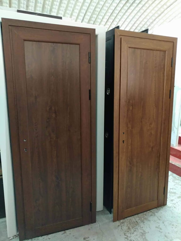 Алуминиеви врати PVC панел в София